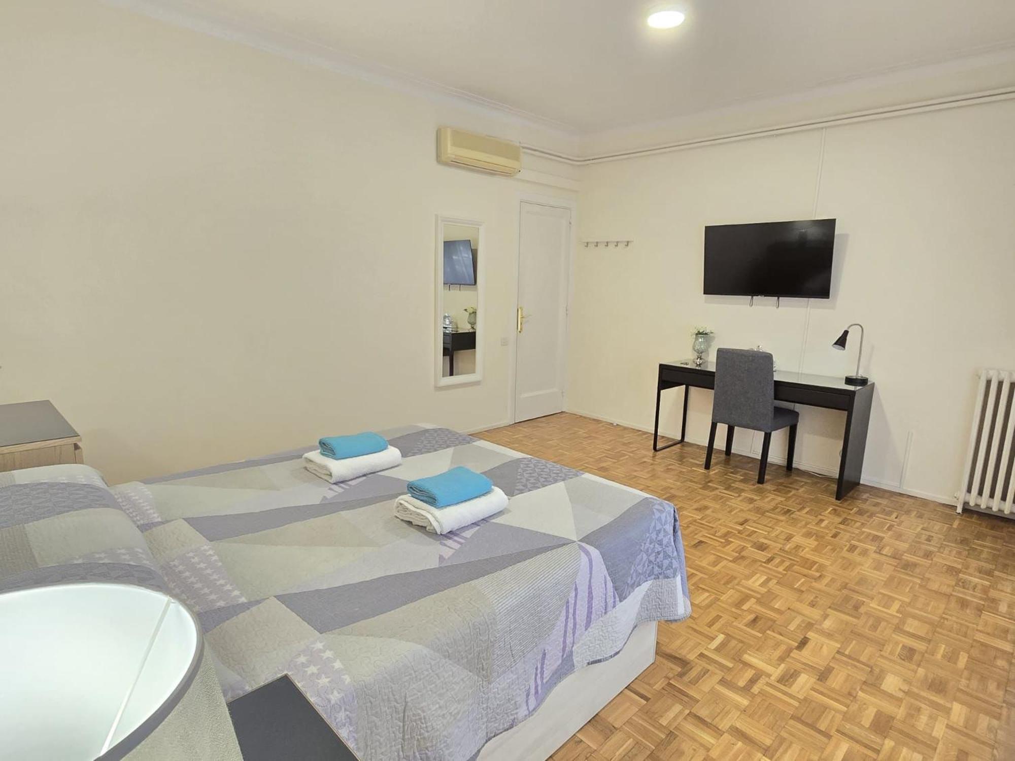 ברצלונה Rooms Villaroel מראה חיצוני תמונה